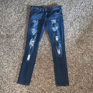 Ripped design jeans.